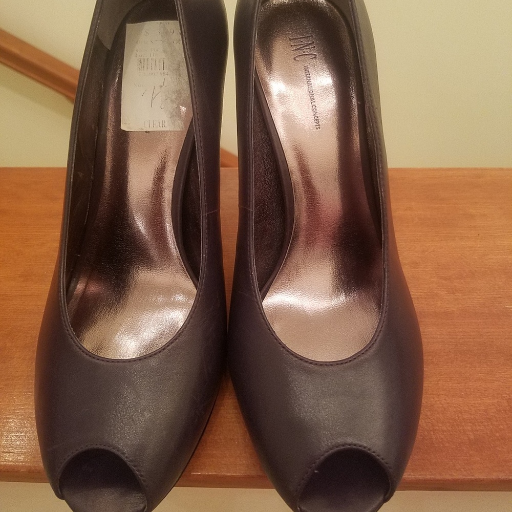 Peep Toe Pump